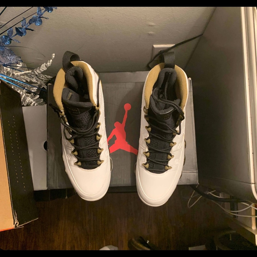 Shoes - Picture 3 of 5